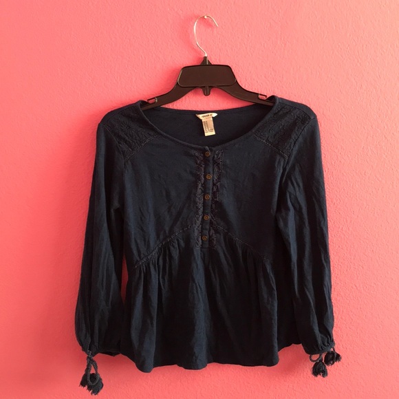 3/$20 🦋 Forever 21 Long Sleeve Blouse | Size: M - Picture 2 of 9
